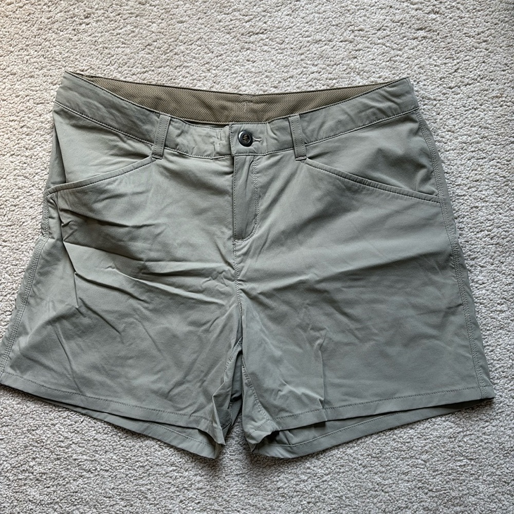 Patagonia women quandary shorts size 8